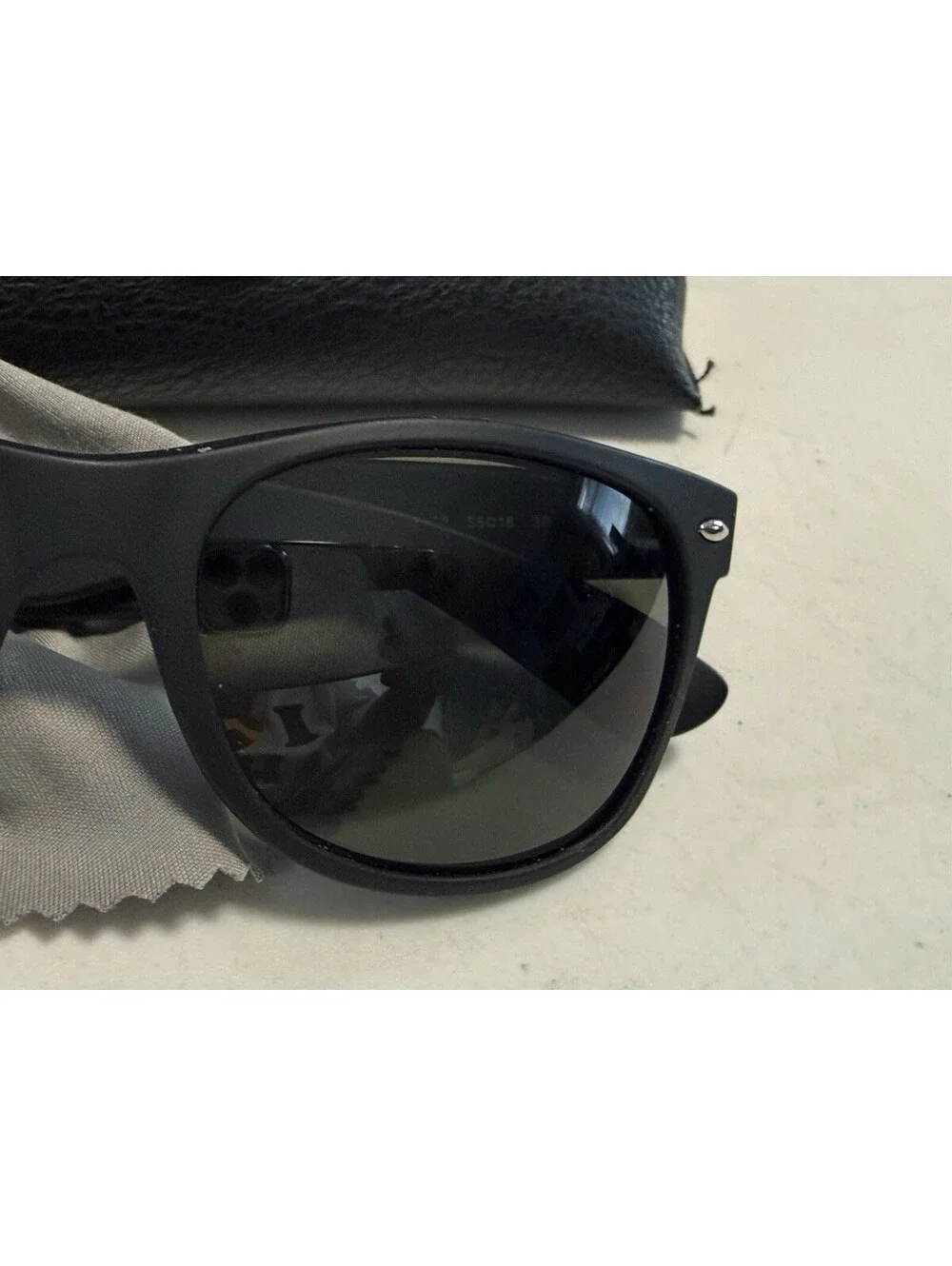 Ray-Ban  Classic Reading Sunglasses With Case